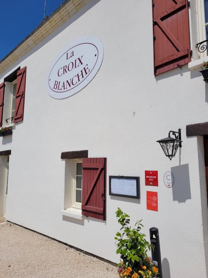 Les Bords De Loire Apartment Veuves Exterior photo
